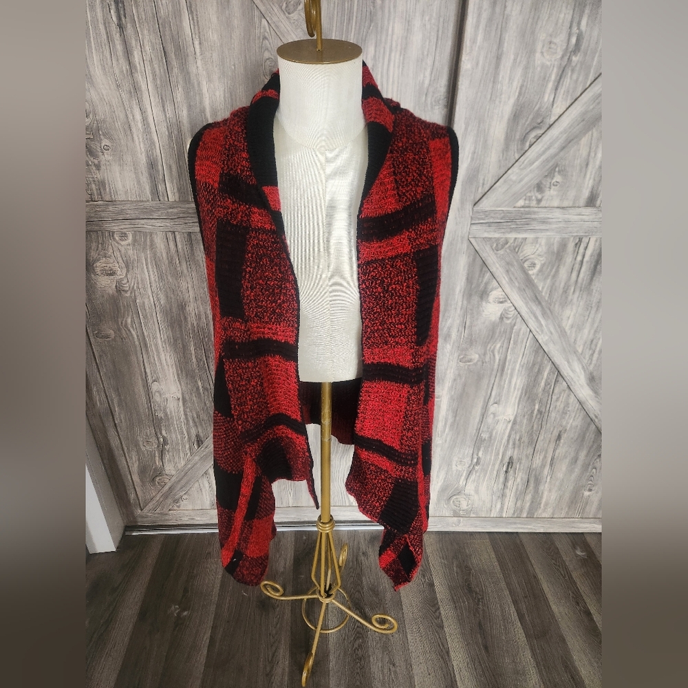 Jospeph A Red and Black Plaid Sleeveless Cardigan